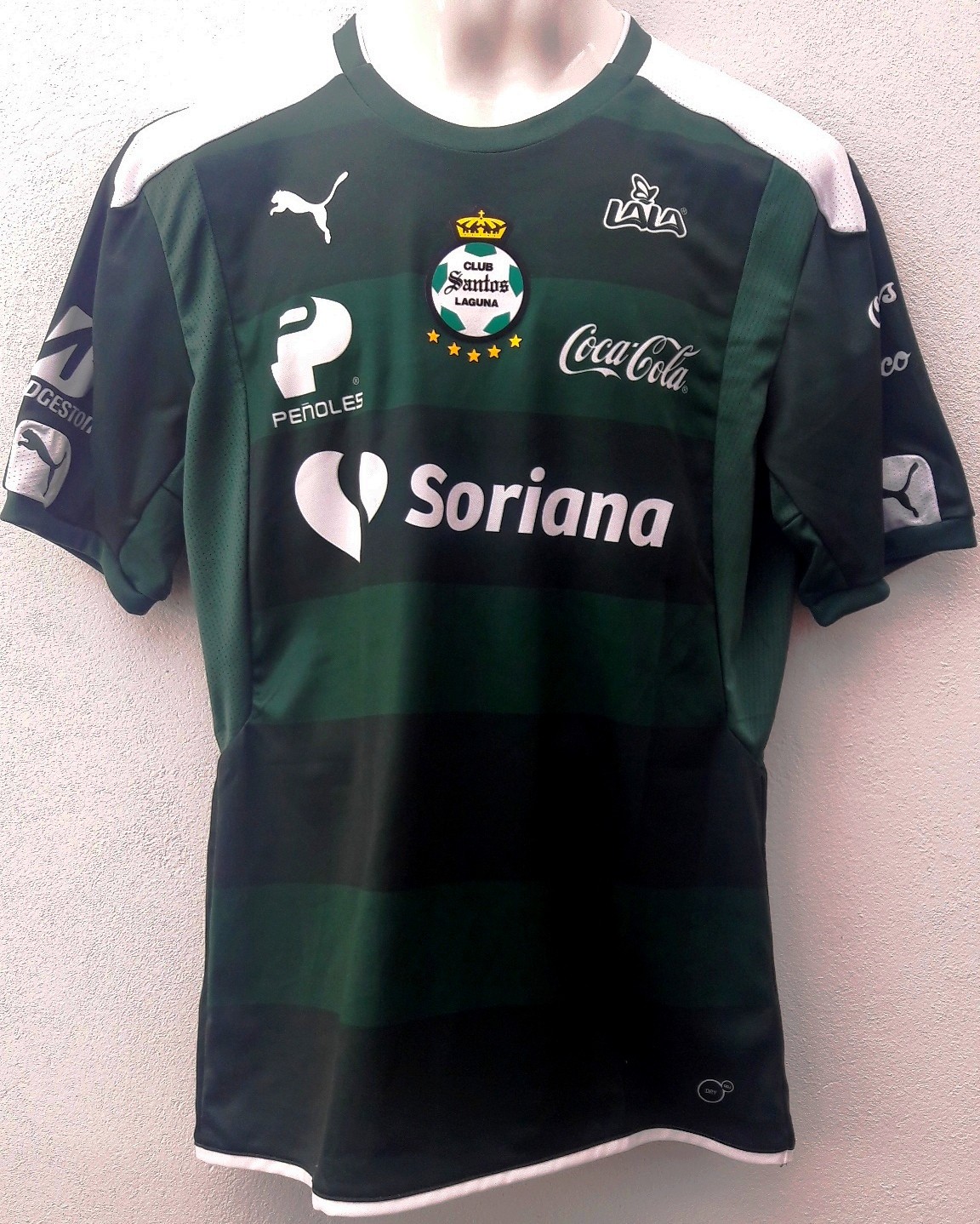 Santos Laguna 2016-17 GK Third Kit