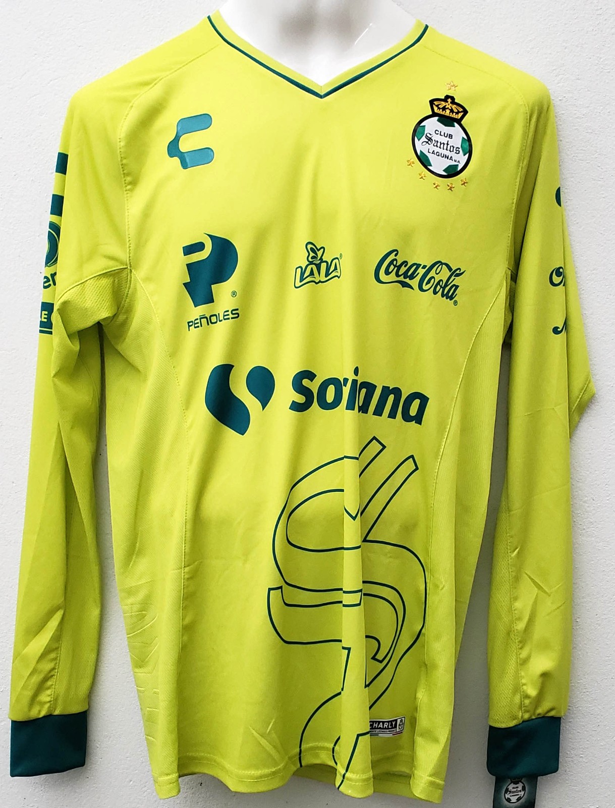 Santos Laguna 2018-19 GK Third Kit