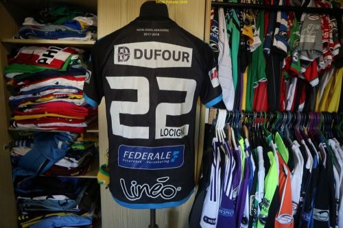 Royal Excel Mouscron 2017-18 Away Kit