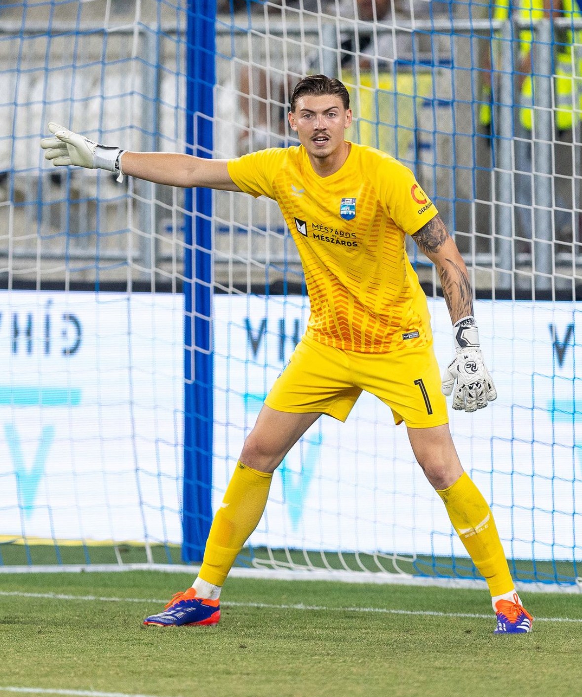 NK Osijek 2023-24 GK 3 Kit
