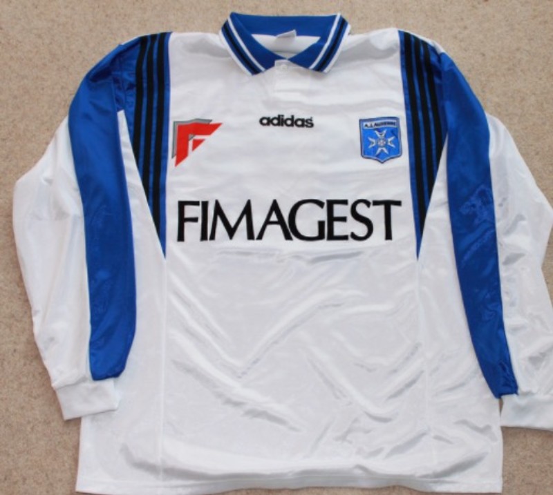 AJ Auxerre 1996-97 Home Kit