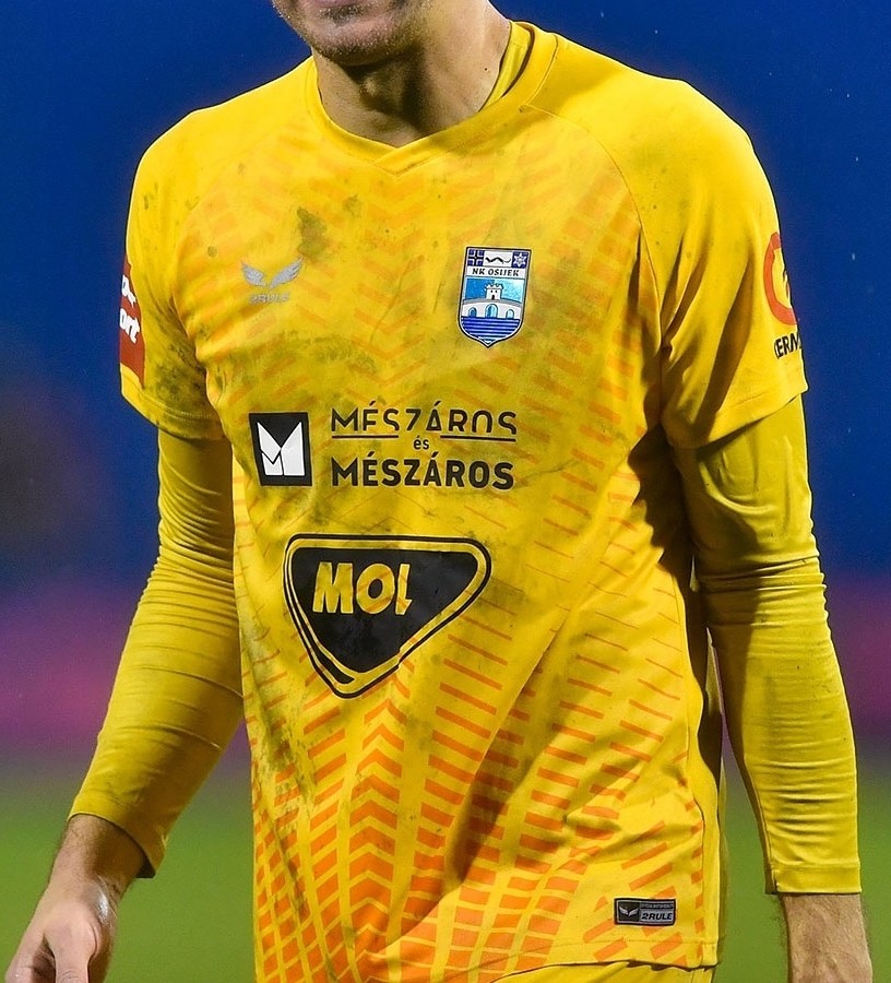 NK Osijek 2024-25 GK 2 Kit