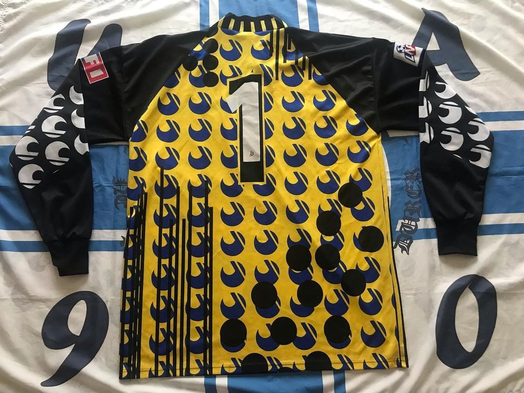 AJ Auxerre 1996-97 GK 1 Kit