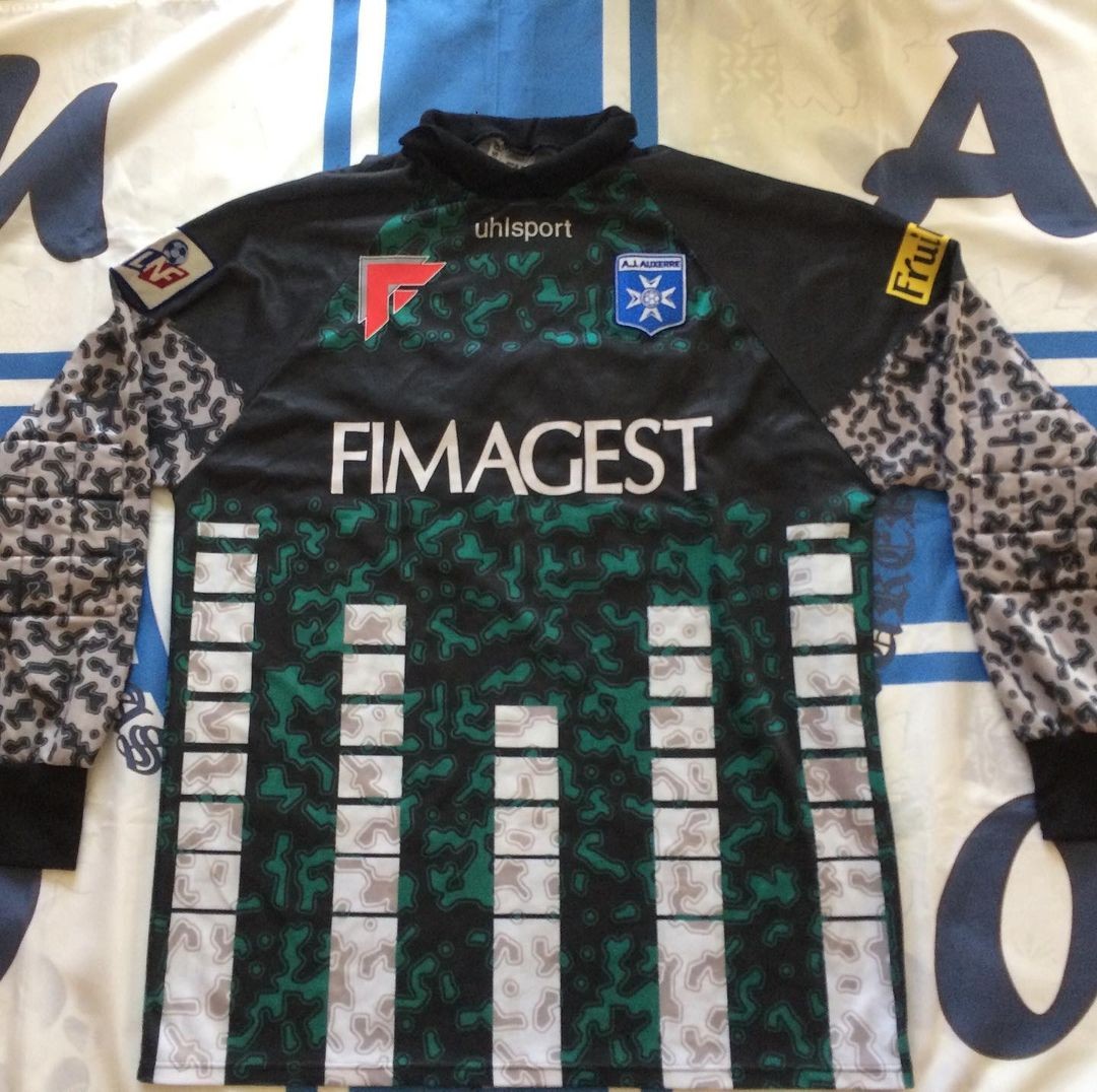 AJ Auxerre 1996-97 GK 2 Kit