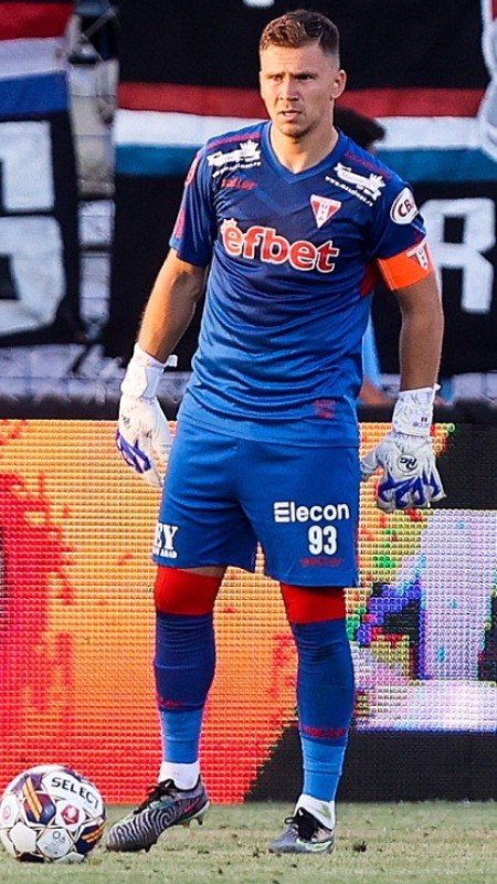 UTA Arad 2023-24 GK 1 Kit