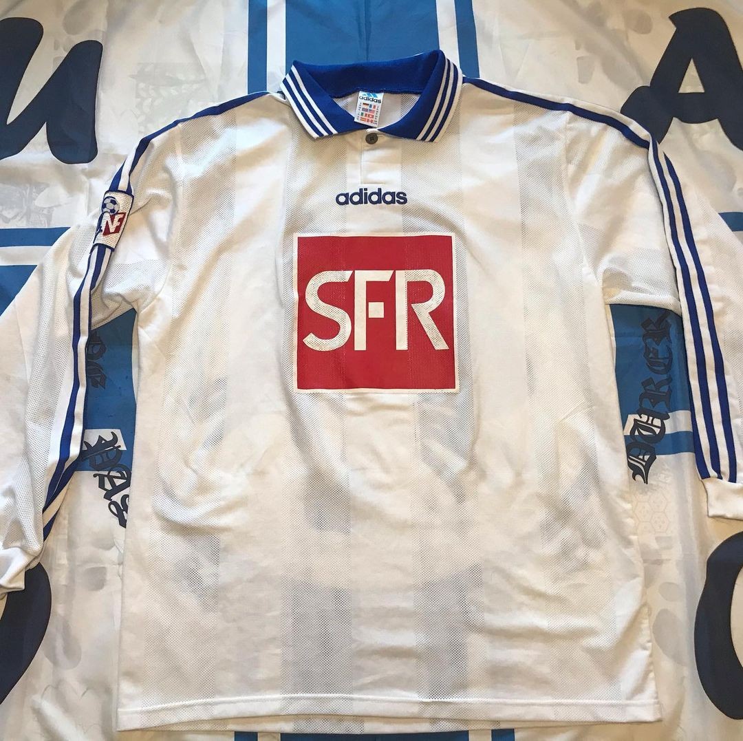 AJ Auxerre 1997-98 Cup Home Kit