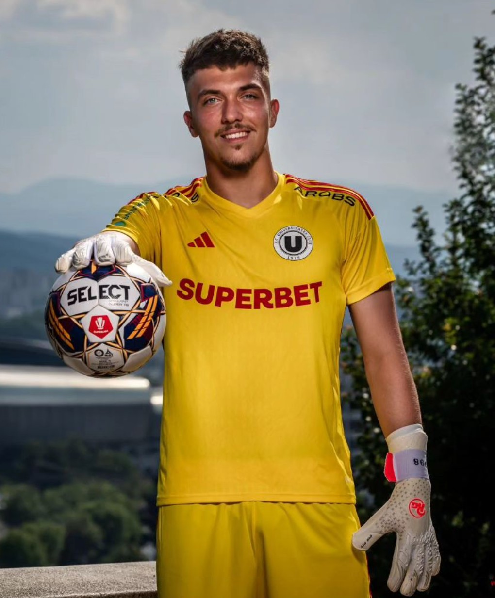 Universitatea Cluj 2023-24 GK 1 Kit