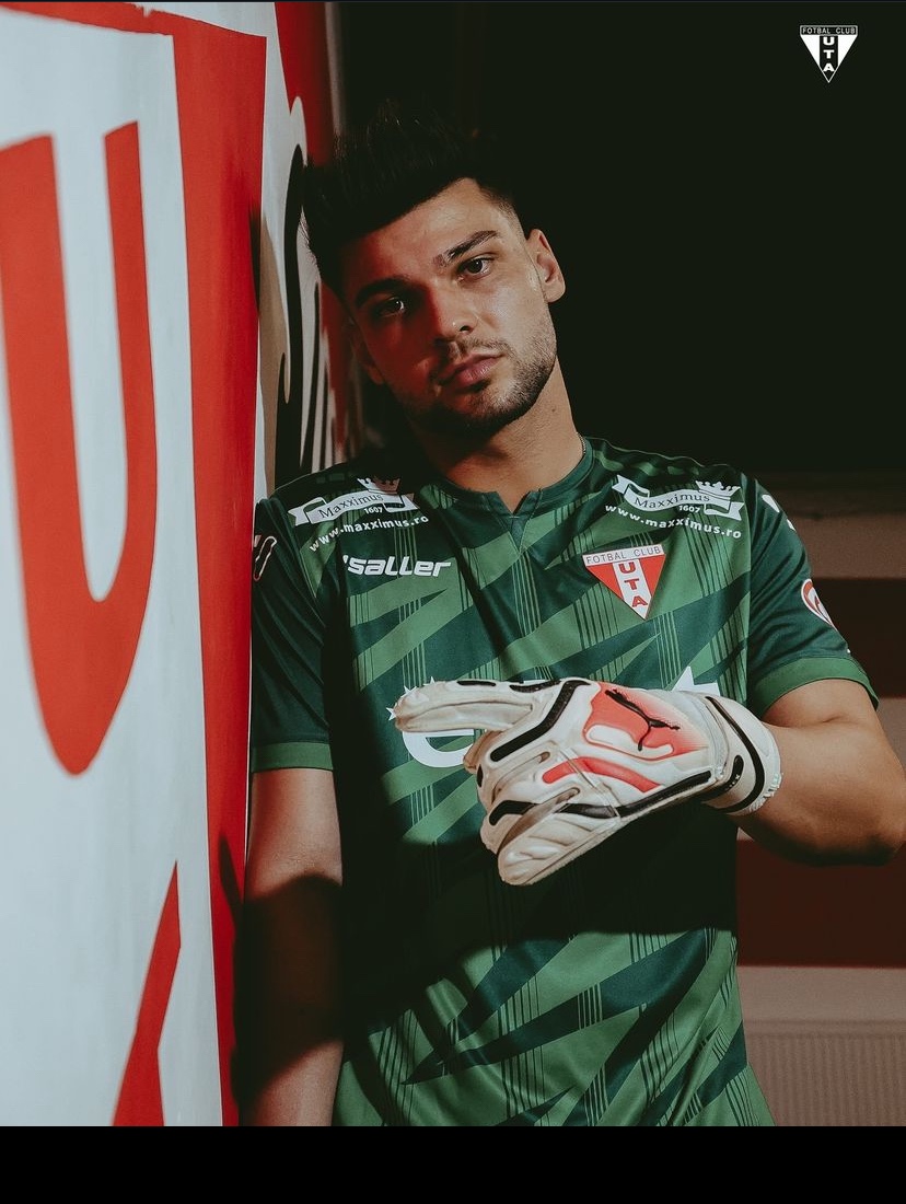 UTA Arad 2024-25 GK Away Kit