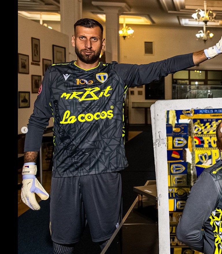 Petrolul Ploiesti 2024-25 GK 1 Kit