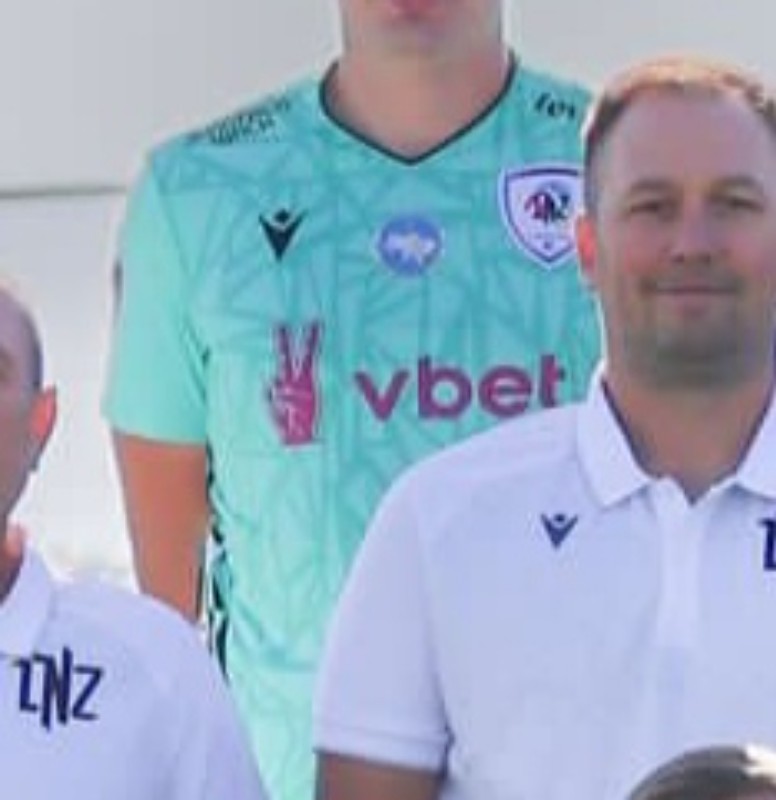 LNZ Cherkasy 2024-25 GK 2 Kit