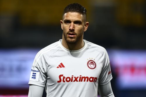Olympiacos Piraeus 2023-24 GK 3 Kit