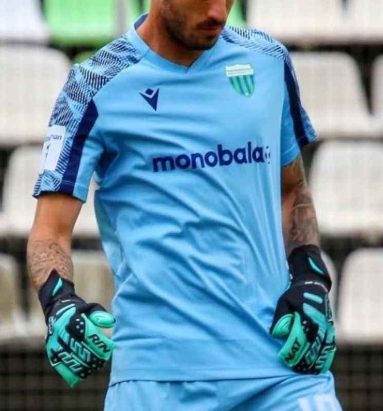 Levadiakos 2024-25 GK 1 Kit