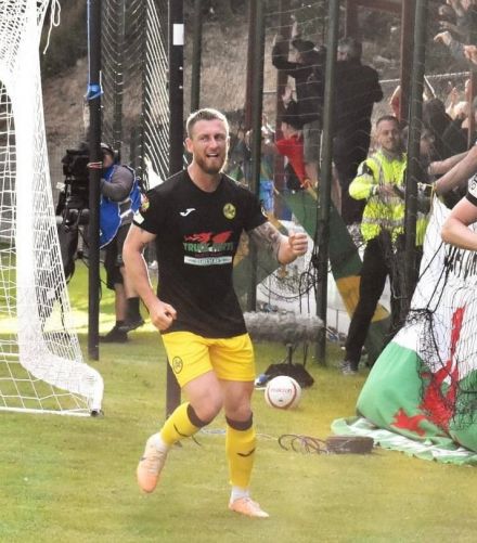 Caernarfon Town 2023-24 Away Kit
