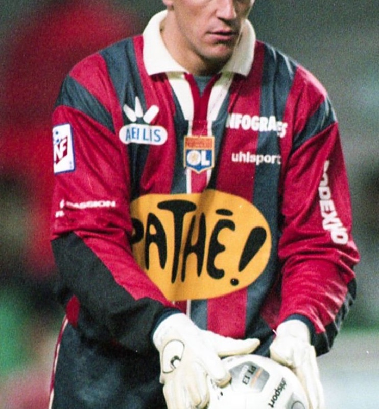 Olympique Lyonnais 1999-00 GK 1 Kit