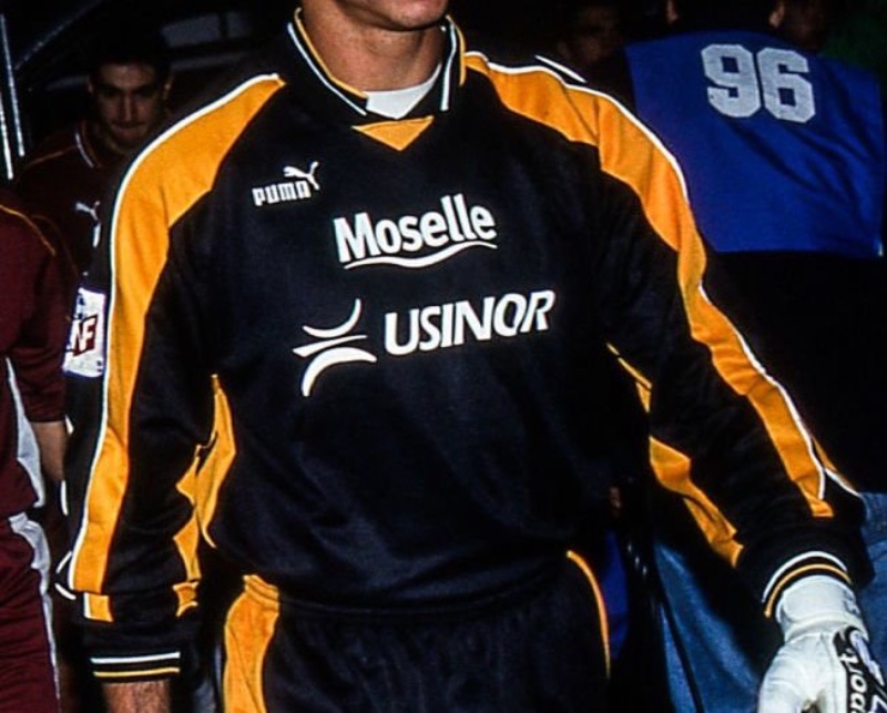 FC Metz 1999-00 GK 1 Kit