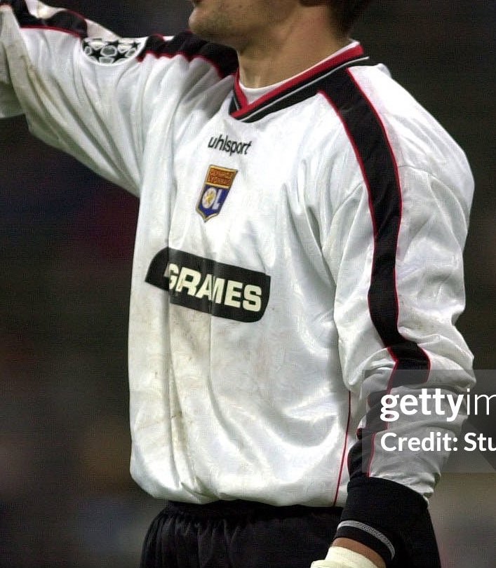Olympique Lyonnais 2000-01 GK 1 Kit