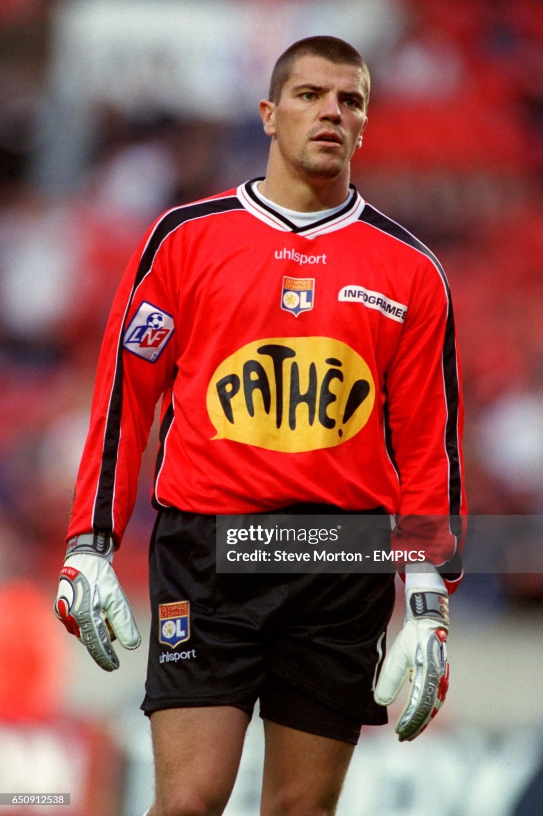 Olympique Lyonnais 2000-01 GK 2 Kit