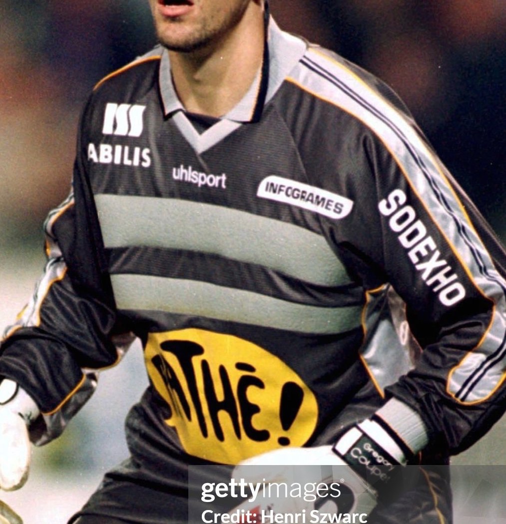 Olympique Lyonnais 2000-01 GK 4 Kit