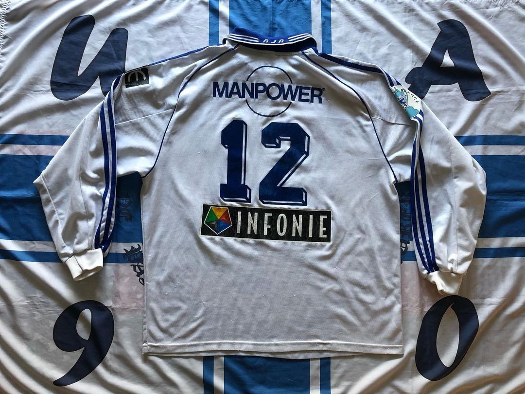 AJ Auxerre 2000-01 Cup Home Kit