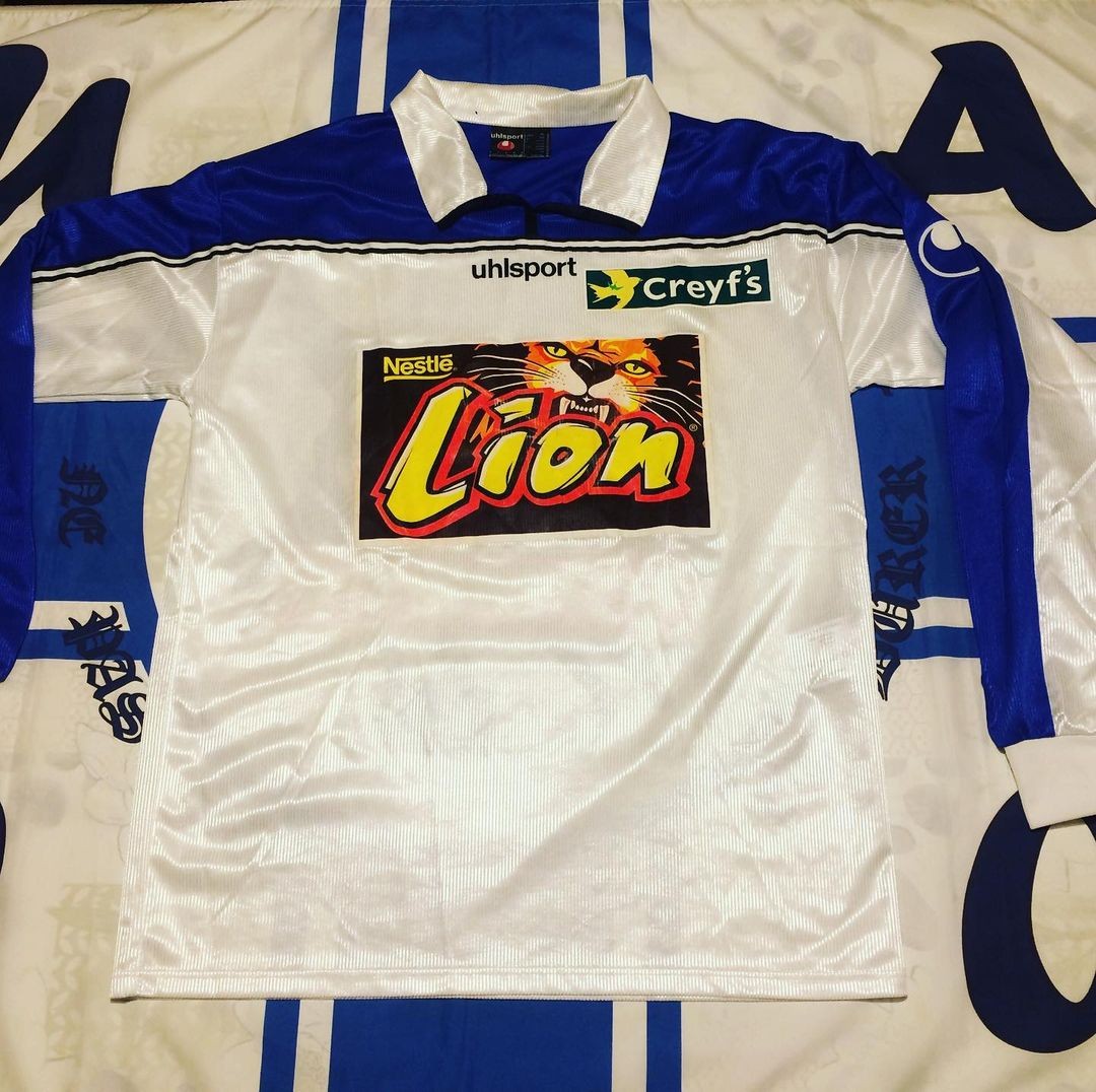 AJ Auxerre 2000-01 Cup Home 3 Kit