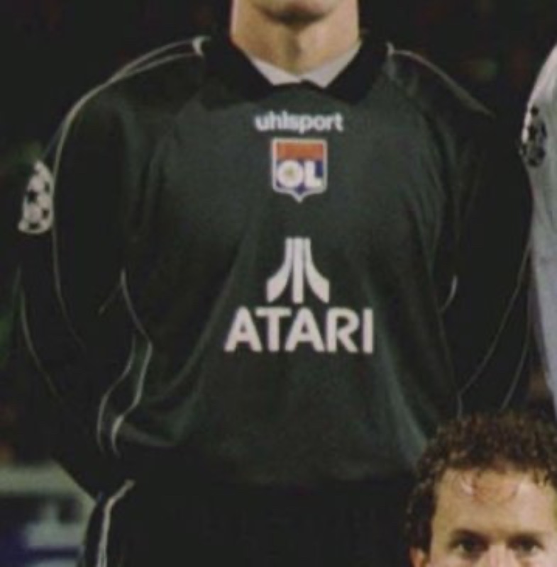 Olympique Lyonnais 2001-02 GK 1 Kit