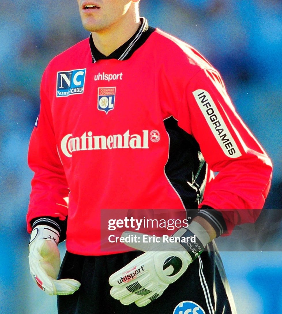 Olympique Lyonnais 2001-02 GK 3 Kit