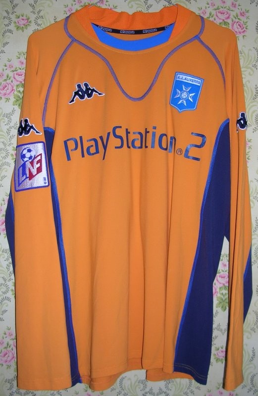 AJ Auxerre 2001-02 Third Kit
