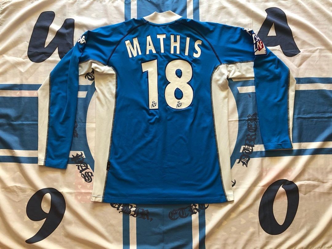 AJ Auxerre 2001-02 Away V2 Kit