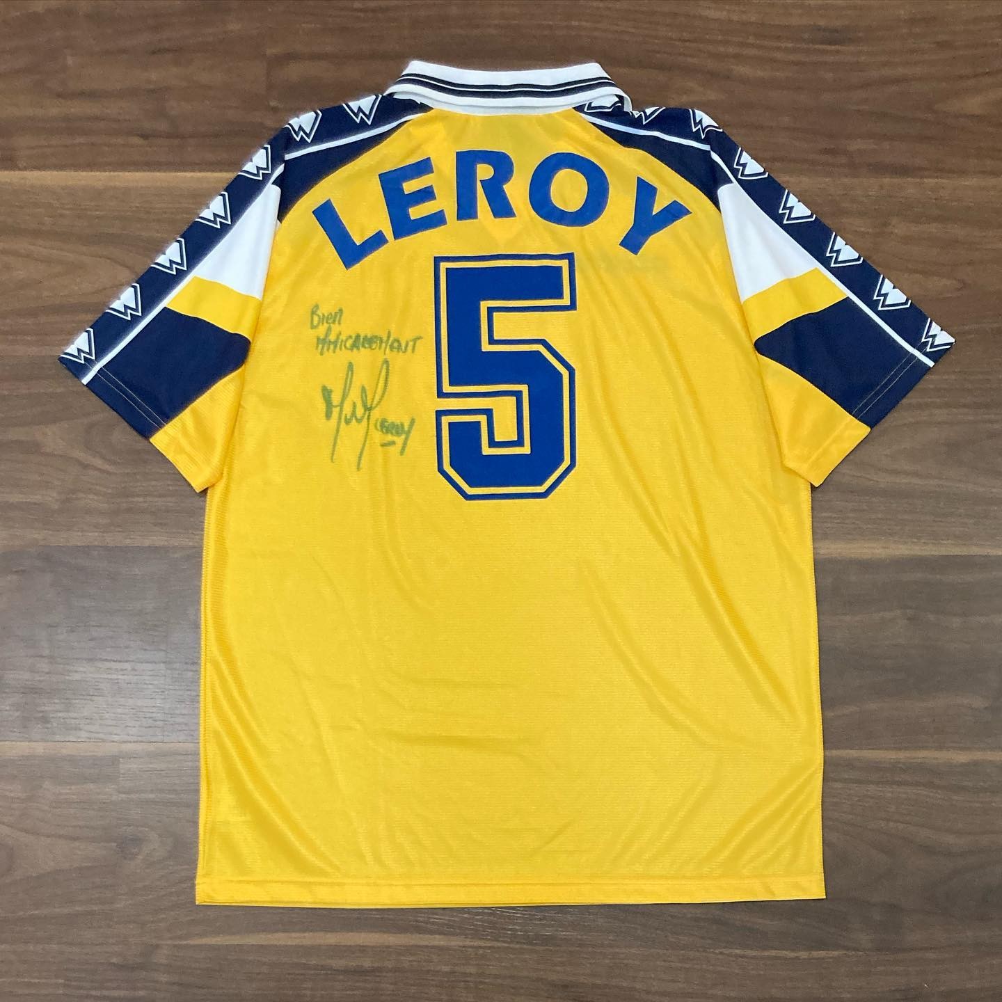 ES Troyes AC 2001-02 Away Kit