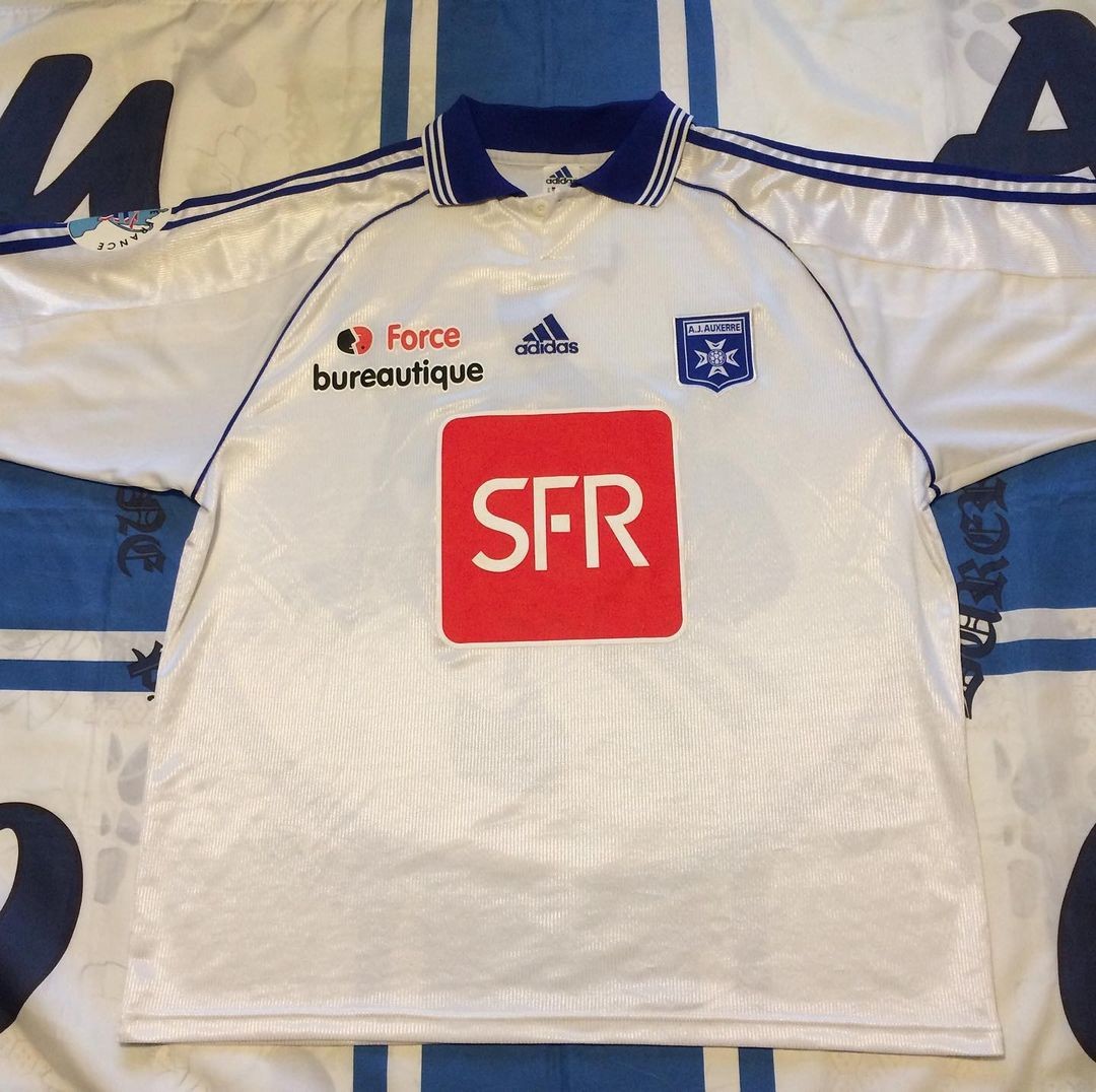 AJ Auxerre 2002-03 Coupe de France Home V2 Kit