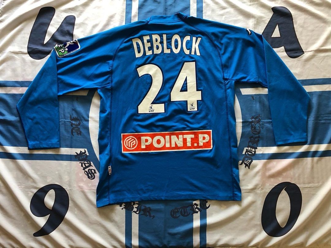 AJ Auxerre 2002-03 Coupe de la Ligue Away Kit