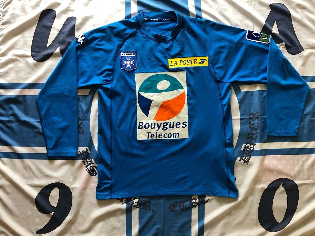 AJ Auxerre 2002-03 Coupe de la Ligue Away Kit