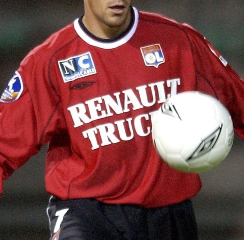 Olympique Lyonnais 2003-04 GK 2 Kit