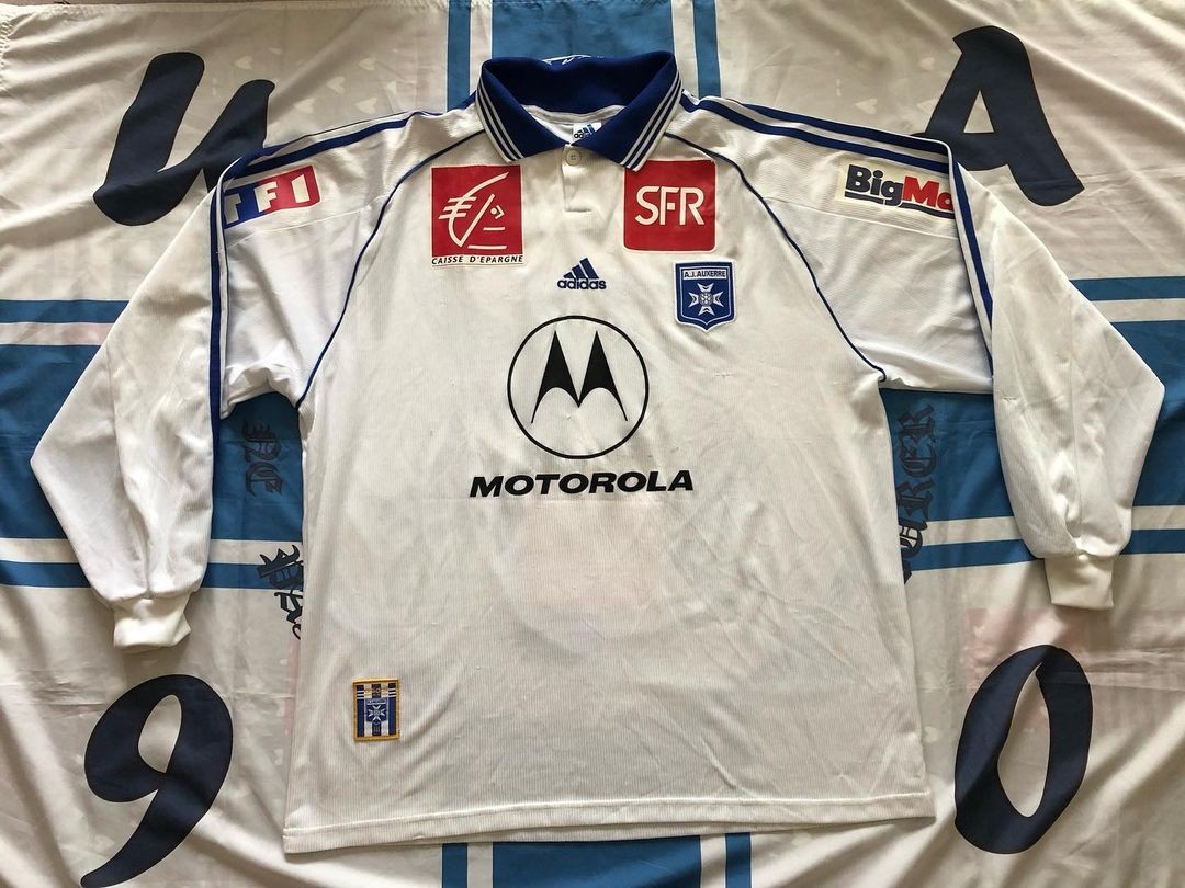 AJ Auxerre 2003-04 Cup Home Kit
