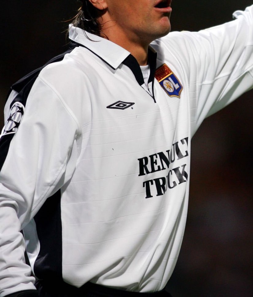 Olympique Lyonnais 2004-05 GK 3 Kit