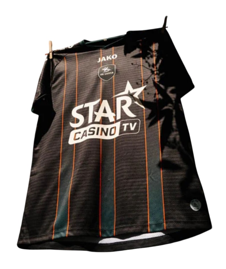 Away shirt