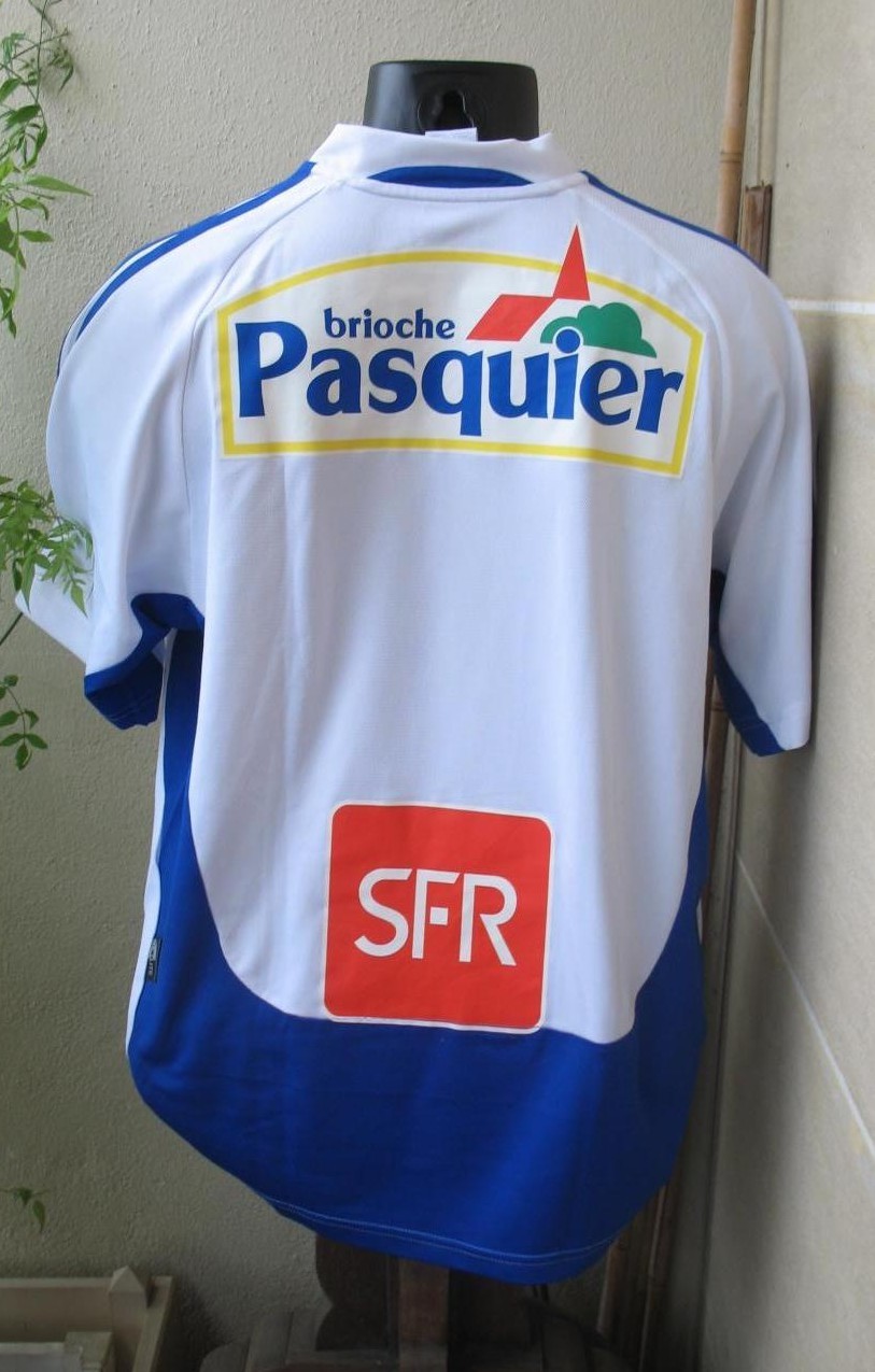AJ Auxerre 2004-05 Cup Home Kit