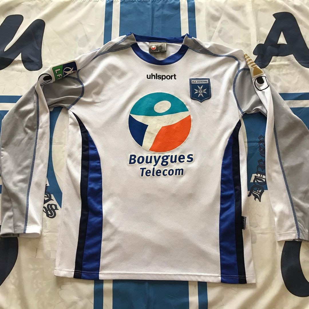 AJ Auxerre 2004-05 Cup Home 2 Kit