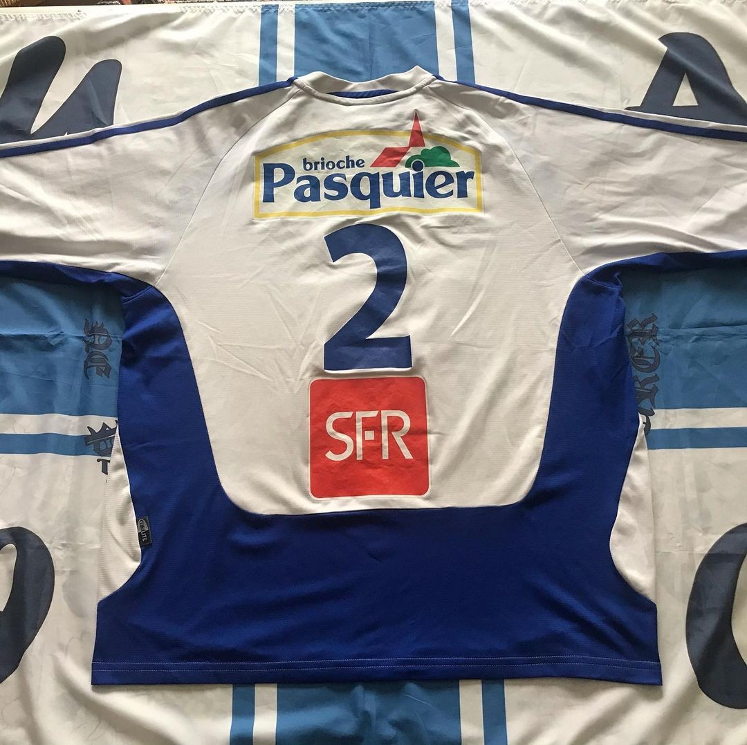 AJ Auxerre 2004-05 Cup Home V2 Kit