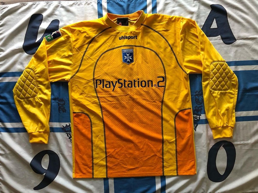 AJ Auxerre 2004-05 GK 1 Kit