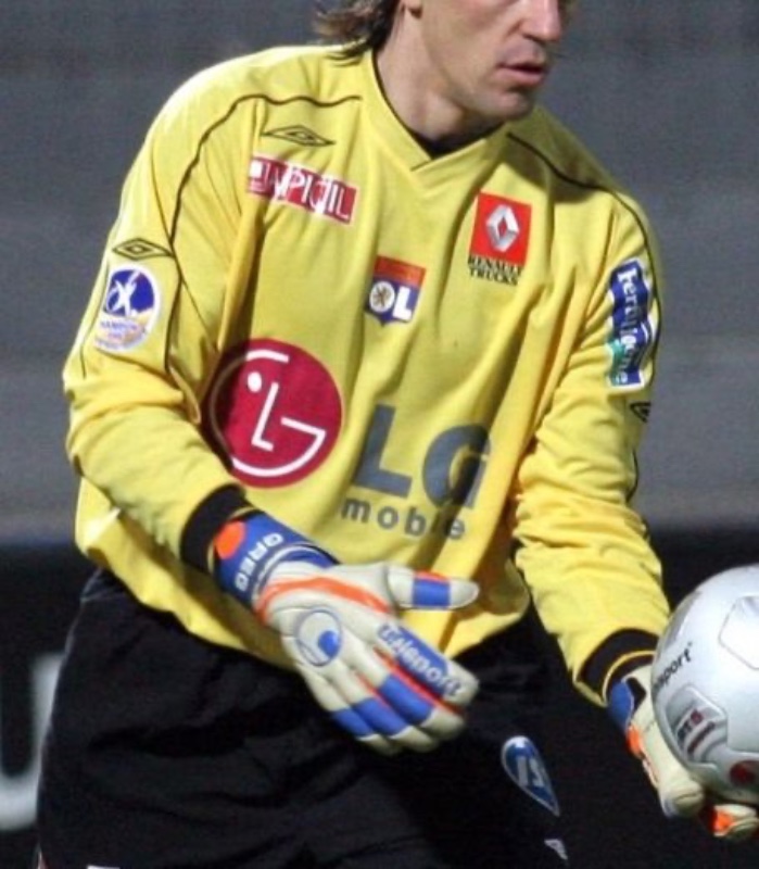 Olympique Lyonnais 2005-06 GK 2 Kit