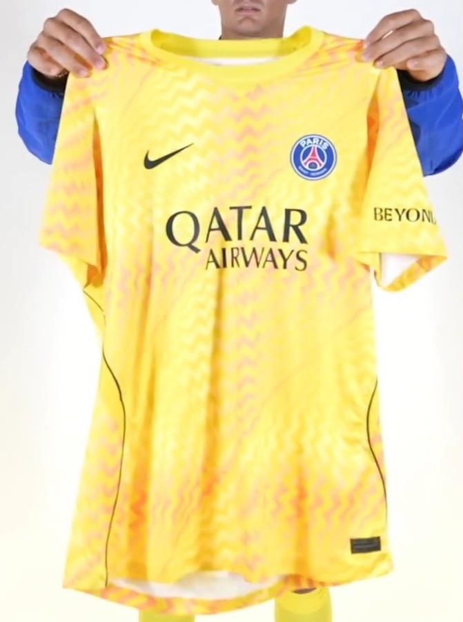 Paris Saint-Germain 2026-27 GK 3 Kit