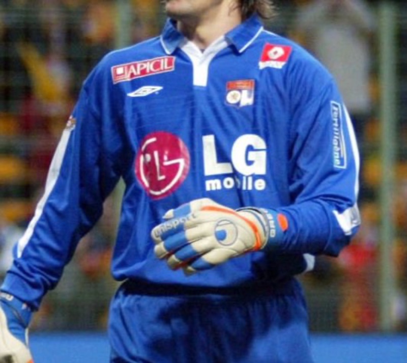 Olympique Lyonnais 2005-06 GK 4 Kit