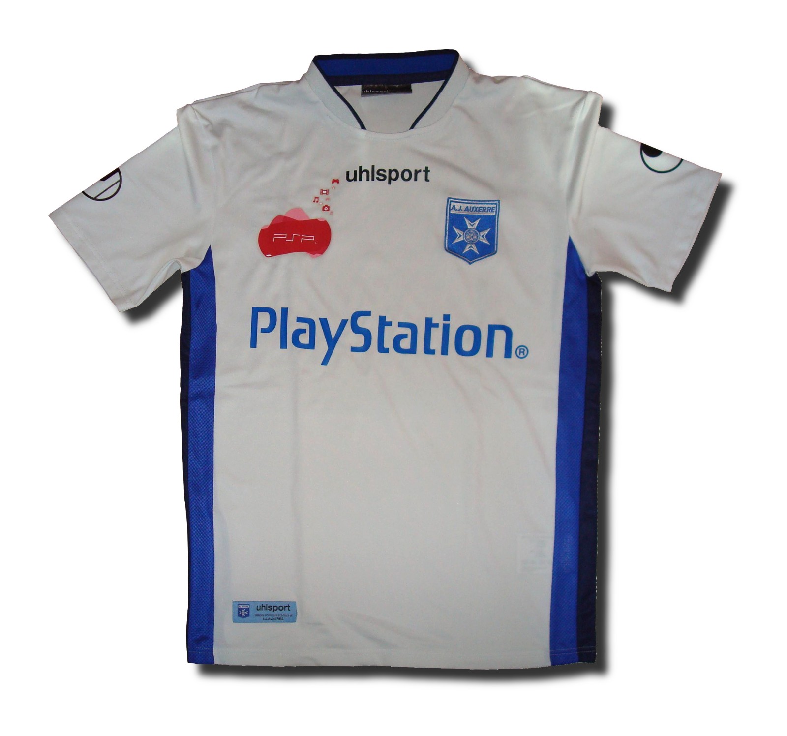 AJ Auxerre 2005-06 Home Kit