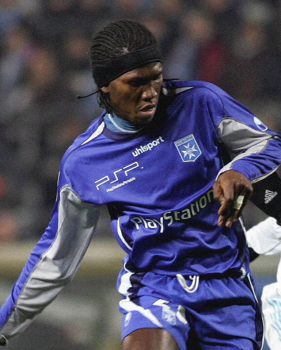 AJ Auxerre 2005-06 Away Kit