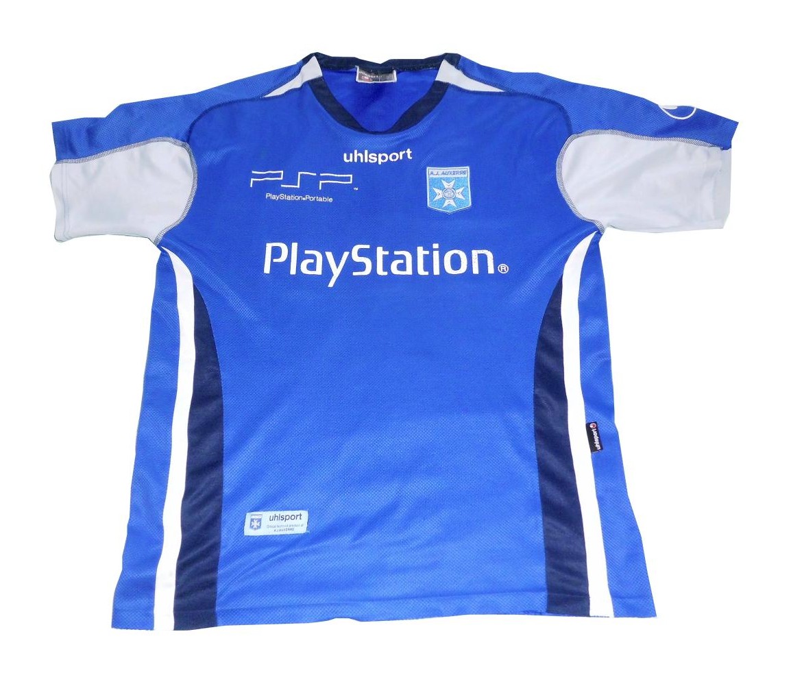 AJ Auxerre 2005-06 Away Kit
