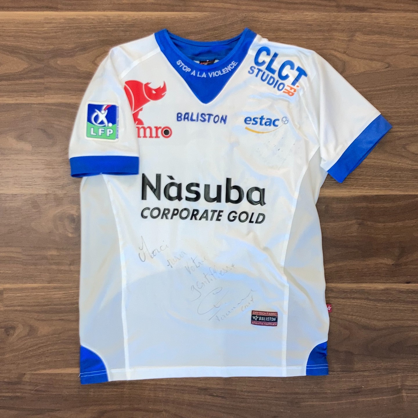 ES Troyes AC 2005-06 Away Kit