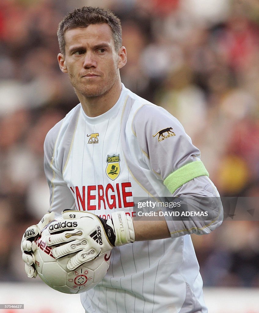 FC Nantes 2005-06 GK 2 Kit