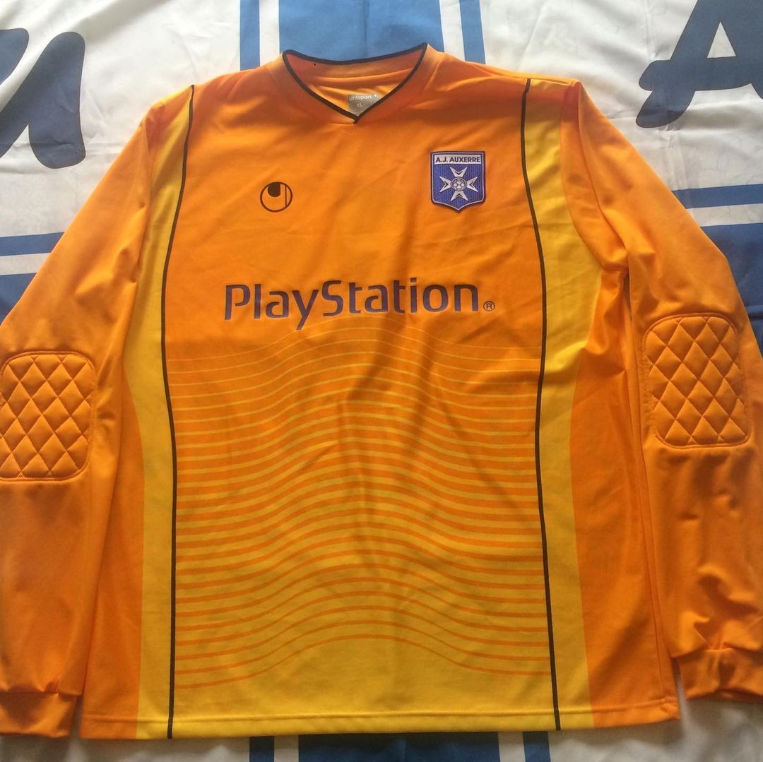 AJ Auxerre 2006-07 GK 1 Kit