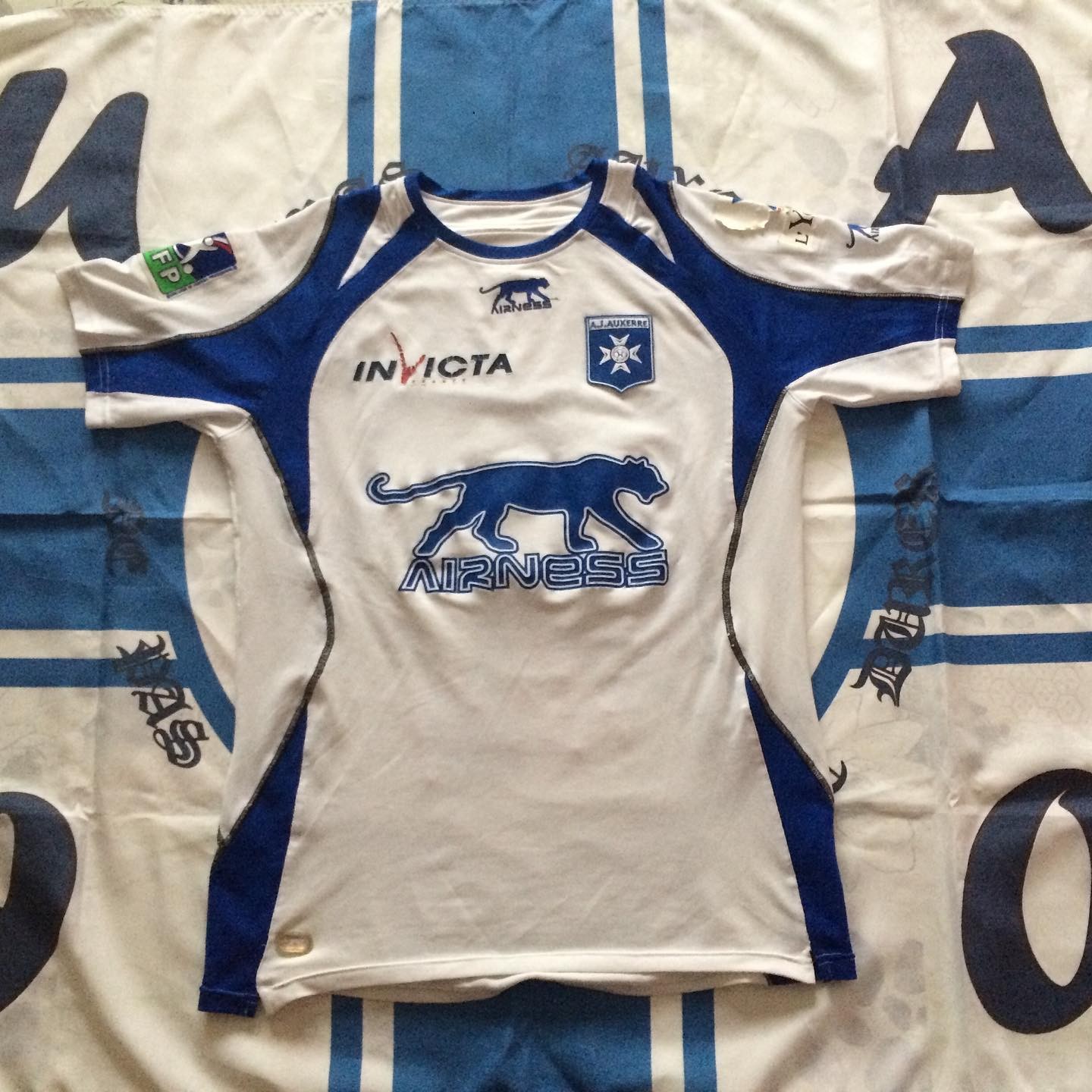 AJ Auxerre 2007-08 Home Kit